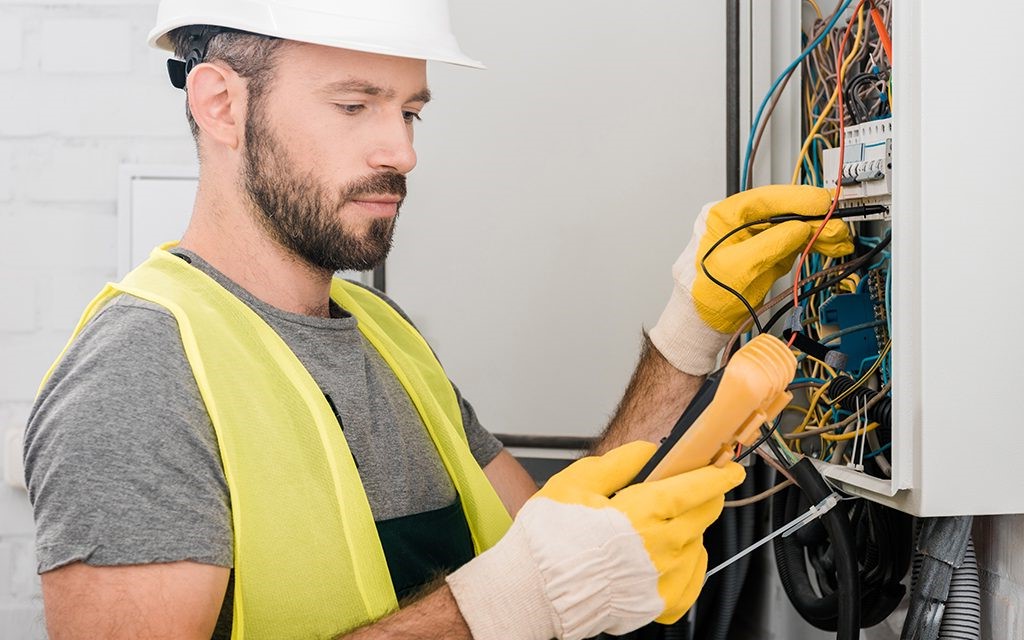 Domestic Commercial Industrial Electrician Ees